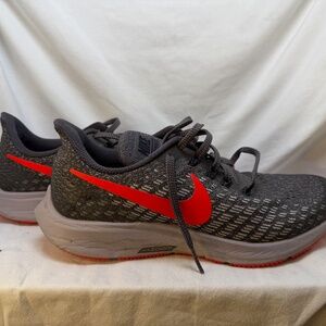 NIKE Running Shoes Youth Size 6Y Gray Coral Zoom Pegasus